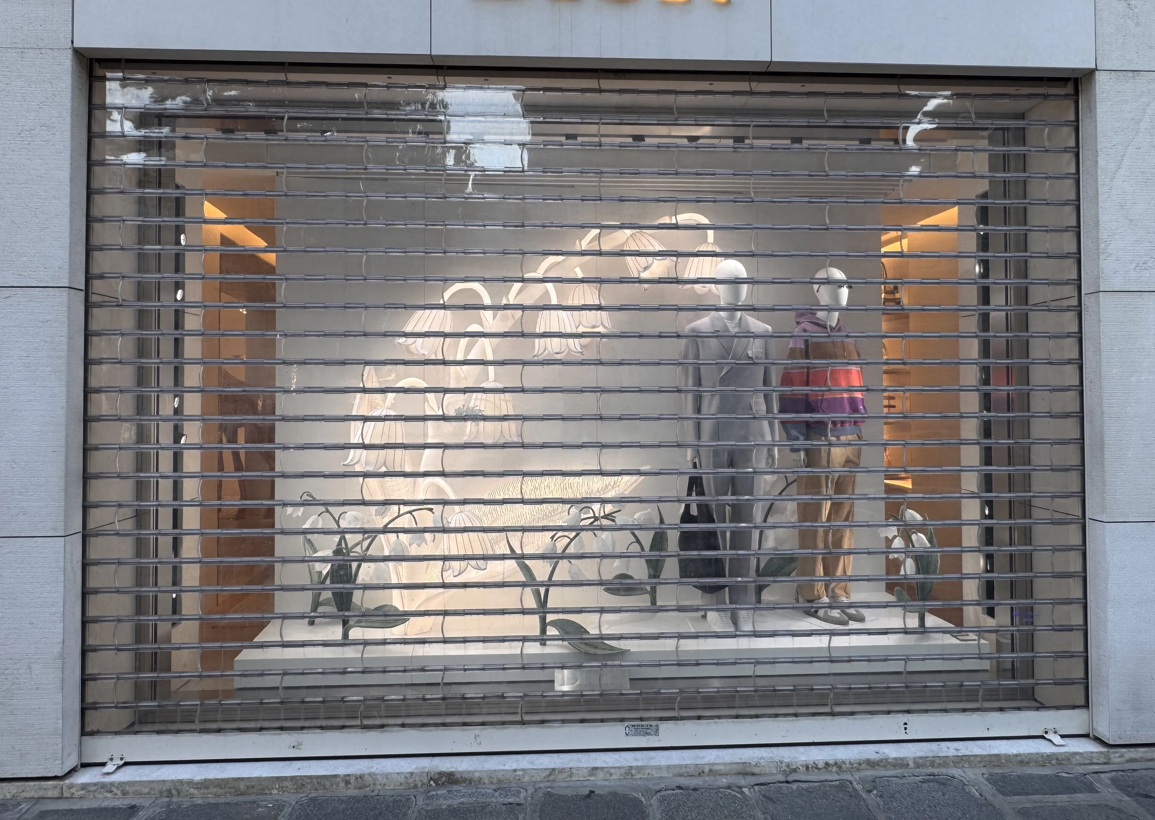 Rideau de protection de commerce